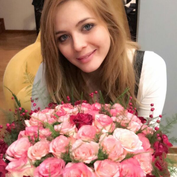 Ninin Box, Nina Jankovic, ruze, poklon, cvecara Girasole, cvetni aranzman, cvecara beograd, dostava cveca, isporuka cveca, poklon