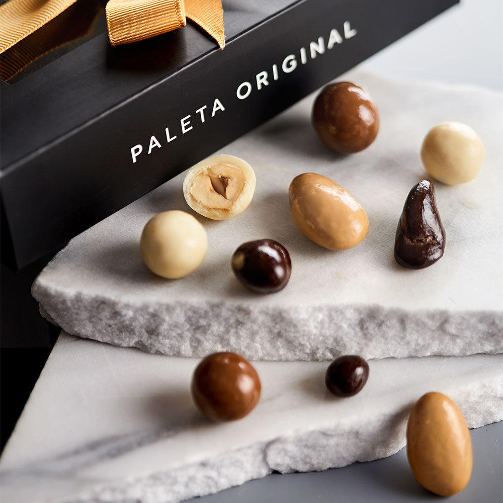 Premium čokoladne dražeje – poklon kutija uz cveće | Paleta Original 200gr - Slika 2