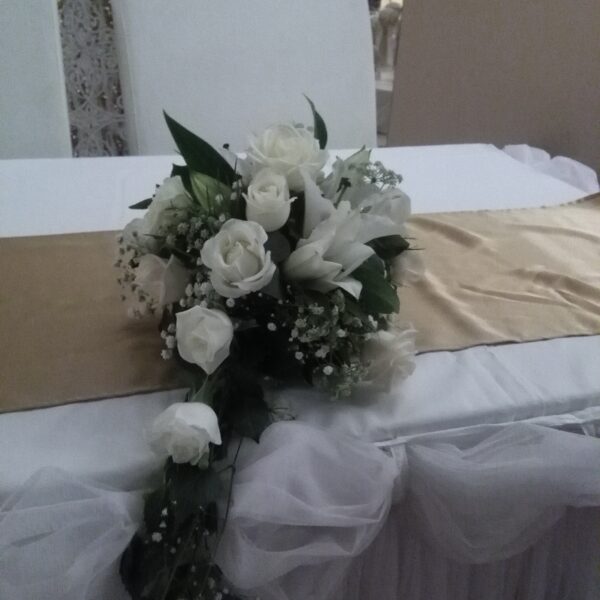 cvetni aranzman, cvecara beograd, dostava cveca, isporuka cveca, poklon