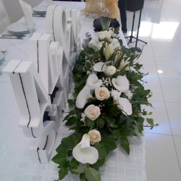 cvetni aranzman, cvecara beograd, dostava cveca, isporuka cveca, poklon