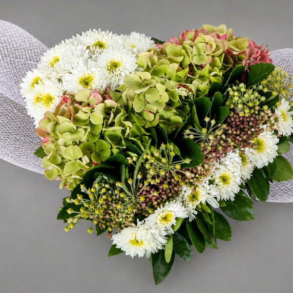 cvetno srce za auto dekoracija venčanja