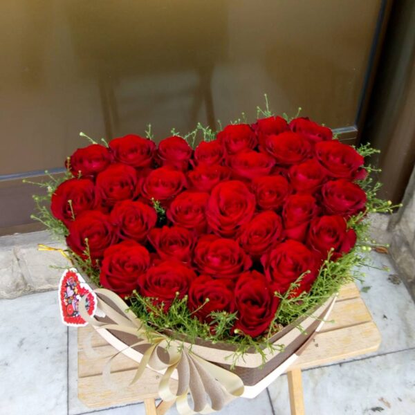 cvetni aranzman, cvecara beograd, dostava cveca, isporuka cveca, poklon, Dan zaljubljenih