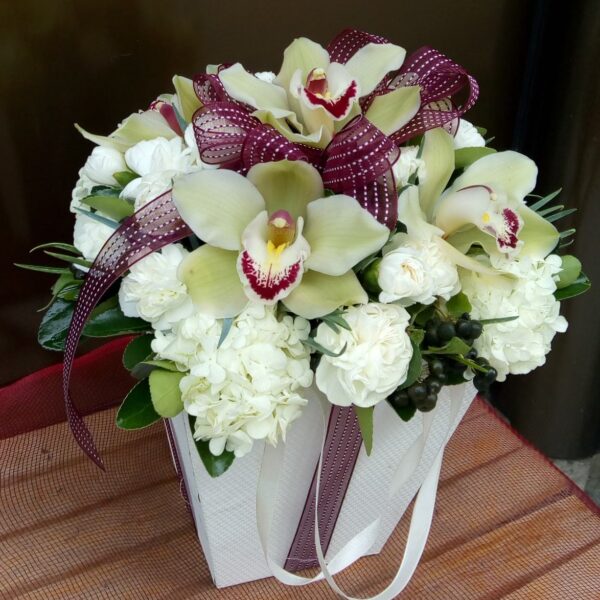 cvetni aranzman, cvecara beograd, dostava cveca, isporuka cveca, poklon