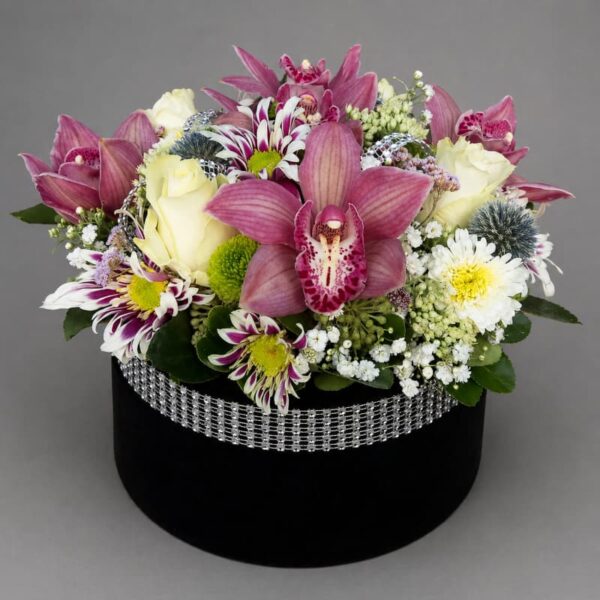 flower box sa roze orhidejama u crnoj kutiji luksuzni aranžman
