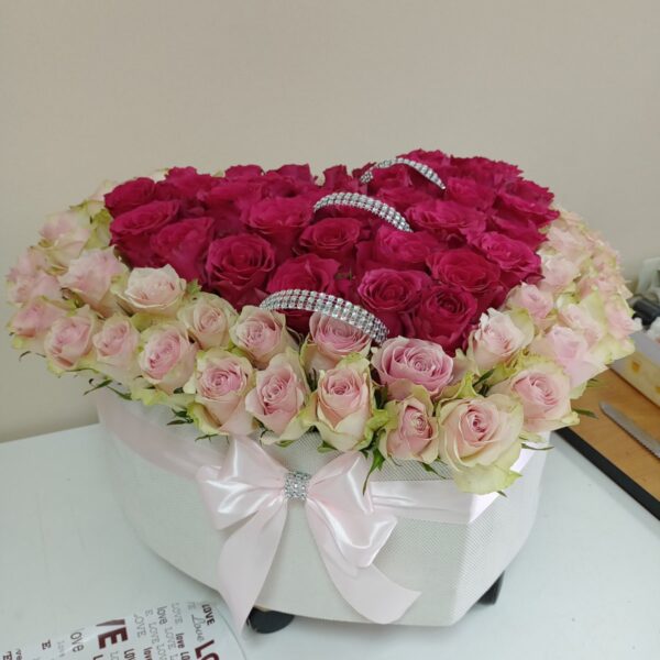 101 ruža srce roze i ciklama luksuzni aranžman dostava Beograd