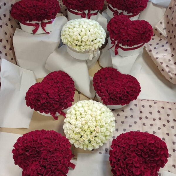 1001 ruža luksuzni aranžmani dostava Srbija