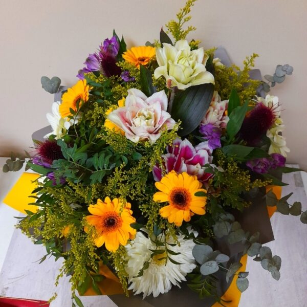 Buket gerberi, ljiljan, ruze, alstromerija, eukaliptus. Buket br. 2011