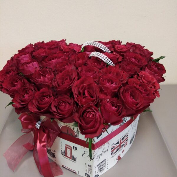 Aranžman 51 crvena ruža. Aranžman br. 275
