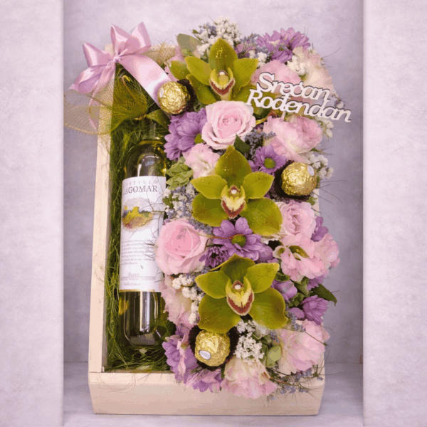 cvetni aranzman sa vinom i ferrero cokoladama poklon slava beograd
