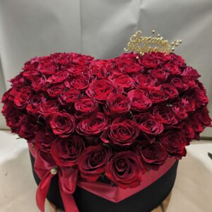101 crvena ruža u srcu - luksuzna kutija sa ružama br. 75