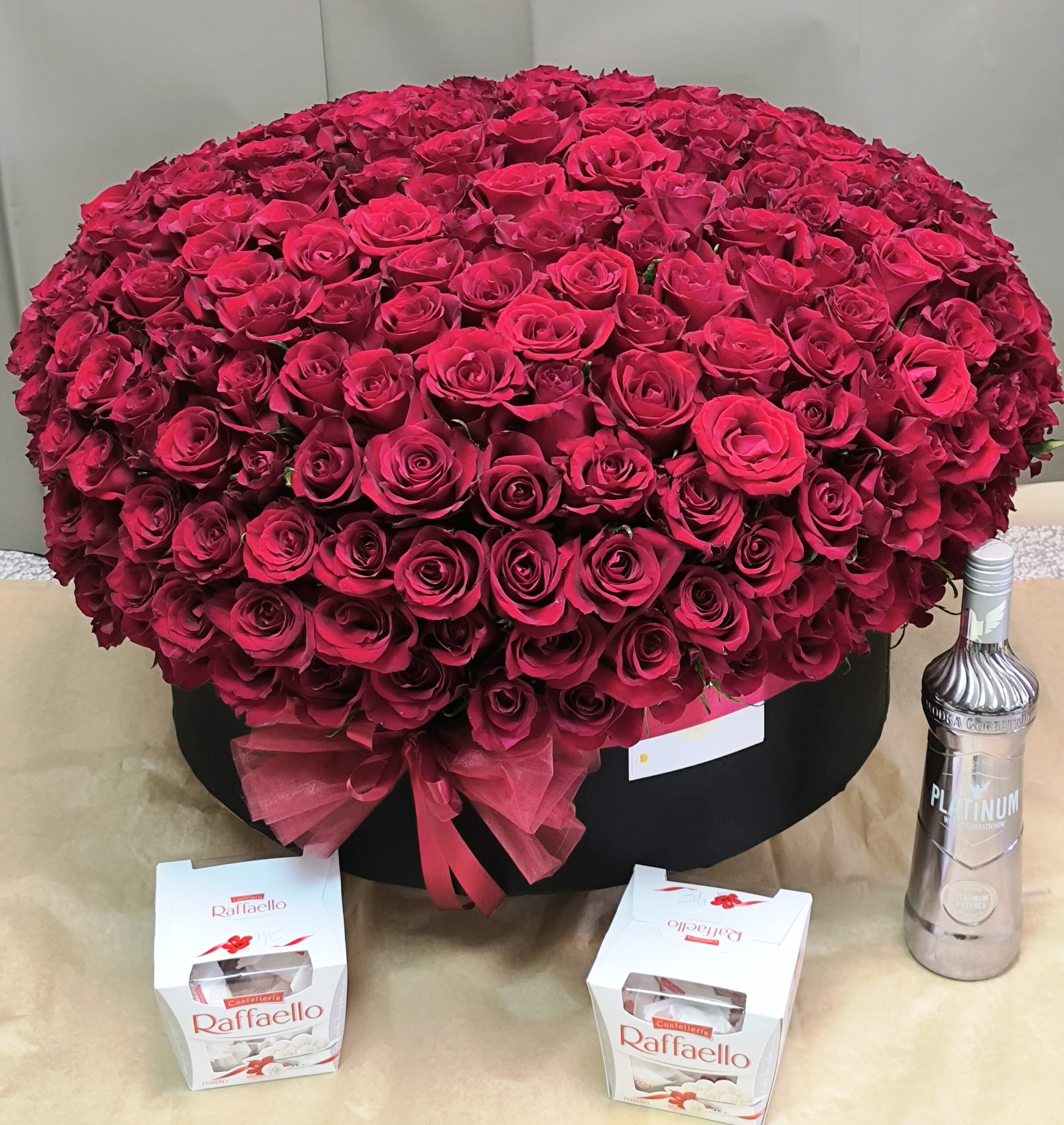 301 Crvena Ruža u Luksuznom Plišanom Boksu – Besplatna Dostava Beograd - Slika 3