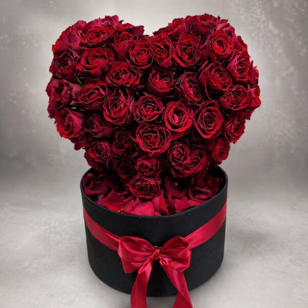 101 ruža, crvene ruže, ruže srce, flower box, cveće Beograd, dostava cveća, romantični poklon, luksuzni buket