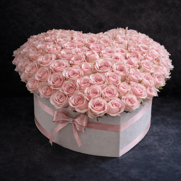 101 roze ruža u obliku srca u luksuznom boksu