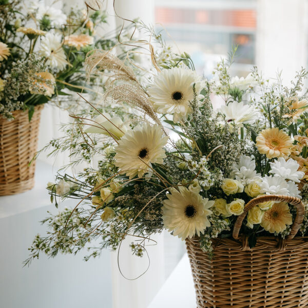 dekoracija događaja cveće korpe The Body Shop Beograd