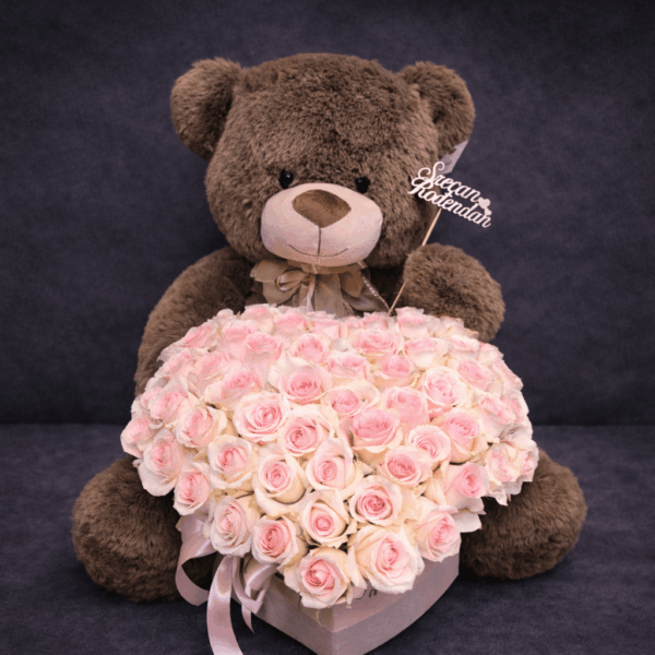 51 ruža u kutiji sa plišanim medom romantičan poklon